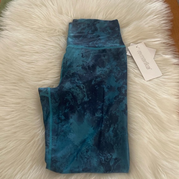 Marika women’s blue leggings size M - Picture 2 of 9